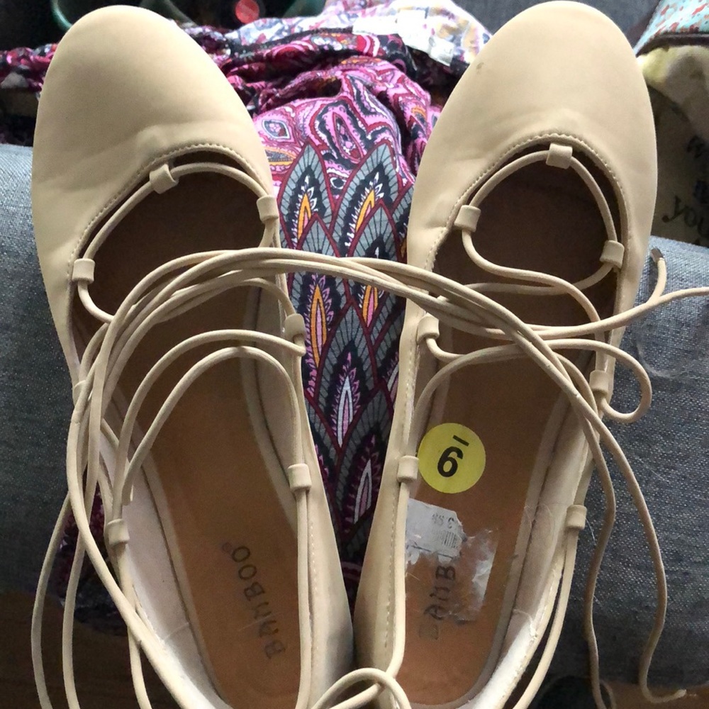 Valet tie up the leg flats